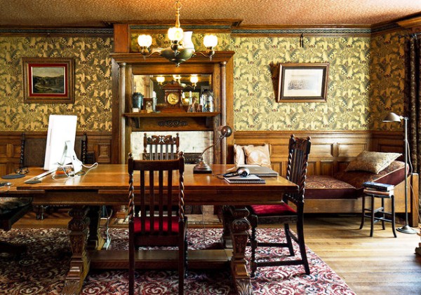 История создания обоев насчитывает много веков. На фото: вот такой дизайн имели комнаты в Викторианскую эпоху в Англии