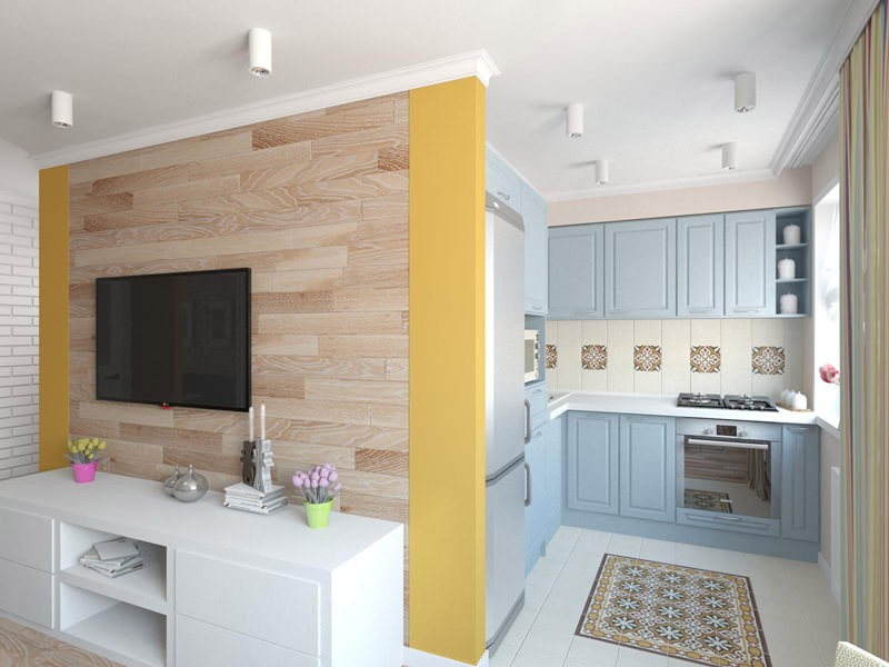 Деревянные панели на стене кухни-гостиной с телевизором