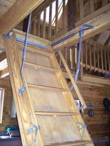 чердачная лестница своими руками из дерева фото