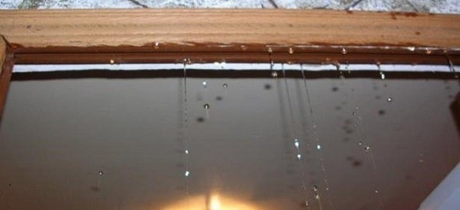 тканевый потолок залит водой