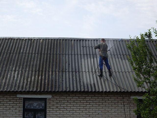 Подготовка шифера на крыше к покраске