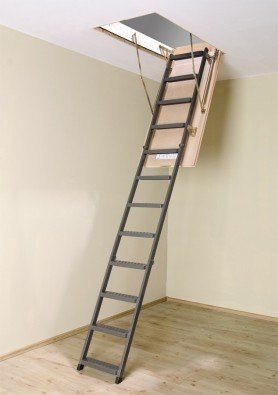 Размеры чердачных лестниц должны быть строго подогнаны по высоте этажа и углу наклона
