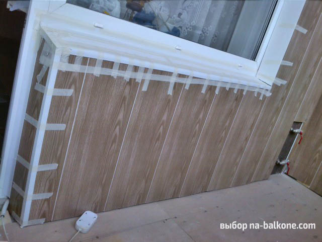 Утепление балкона пеноплэксом и отделка пластиковыми панелями «под дерево»