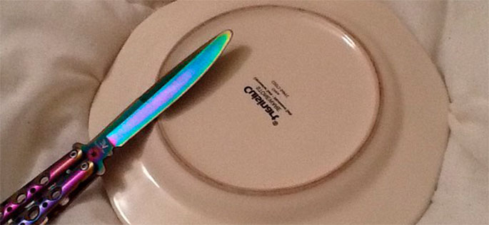 заточка ножа керамической тарелкой