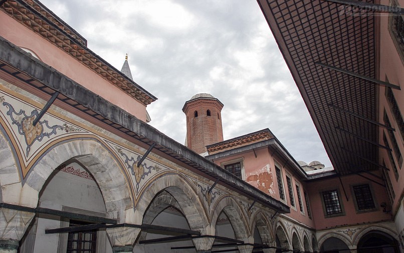 Двор рабынь в гареме Султана Сулеймана во дворце Топкапы, Стамбул