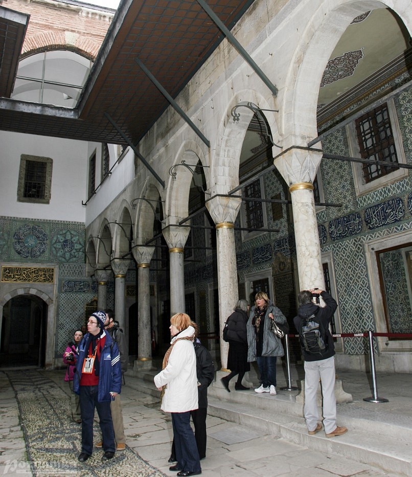 Коридор евнухов в гареме Султана Сулеймана во дворце Топкапы