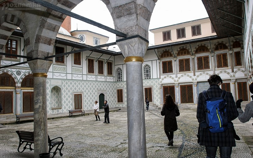 Двор валиде-султан гарема дворца Топкапы, Стамбул