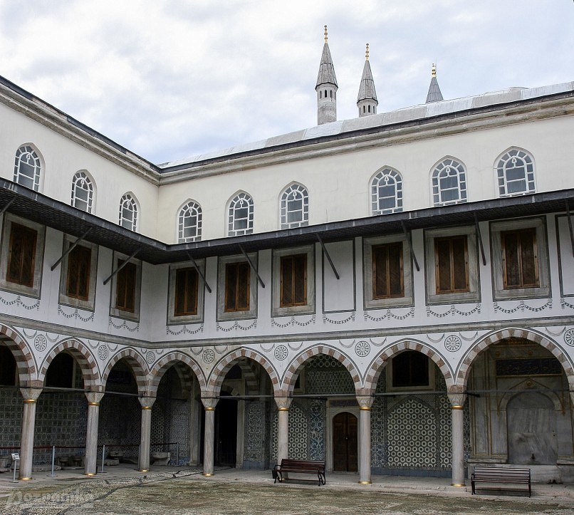 Личный прогулочный двор валиде-султан, гарем дворца Топкапы, Стамбул