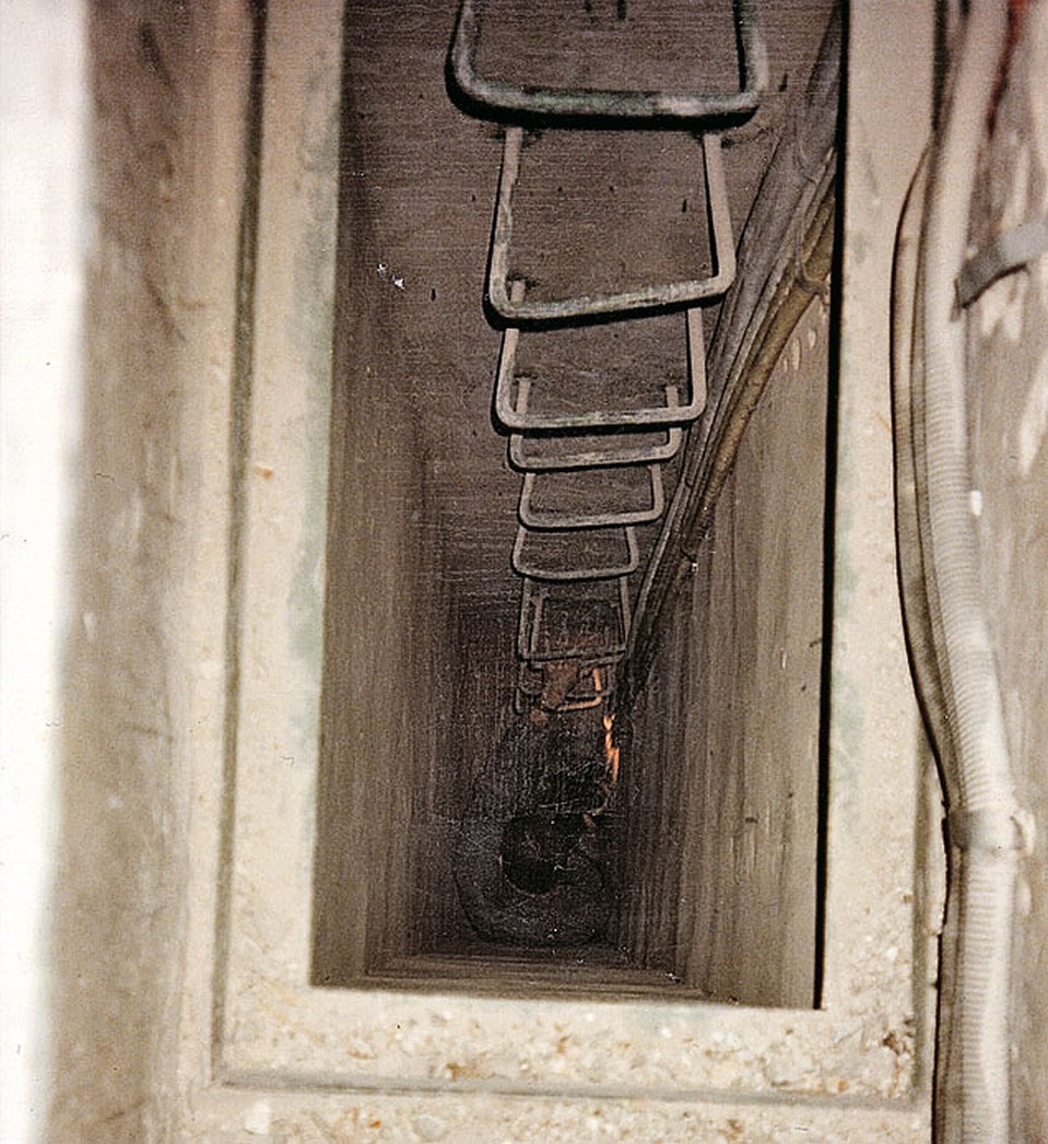 Шахта под кабинетом  Сталина уходила  вглубь на 9 метров.  (Снимок публикуется впервые.) 