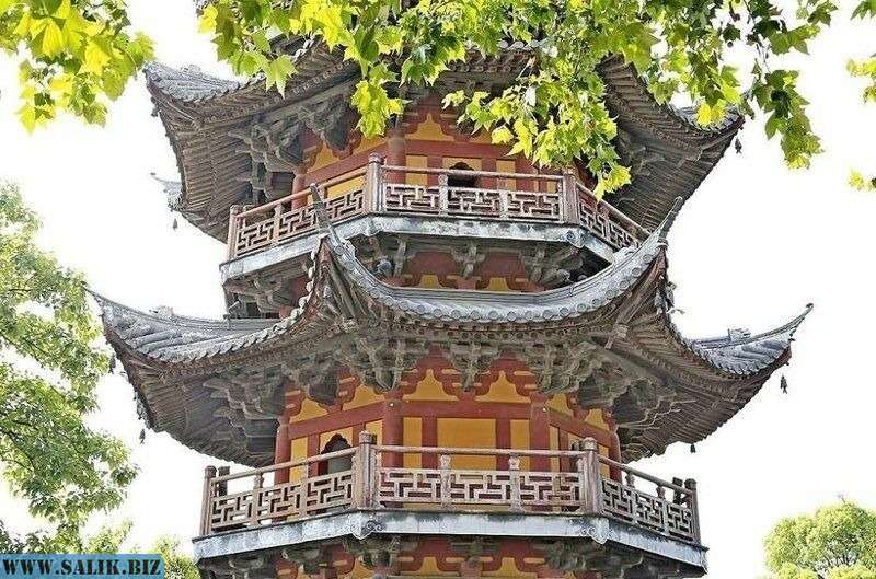 Храмовый комплекс Лунхуа, Шанхай.