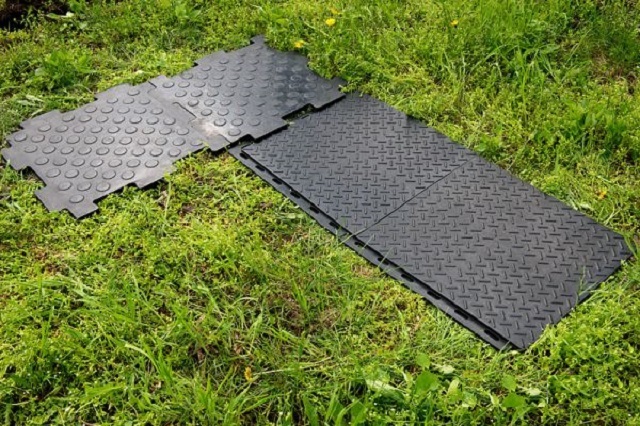 Очень удачное решение для любого сада или огорода – резиновая плитка "РЕЗИПЛИТ-20"