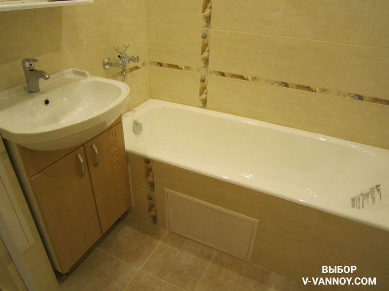 Используйте орнамент в декоре деликатно, не перегружая небольшое пространство ванной.