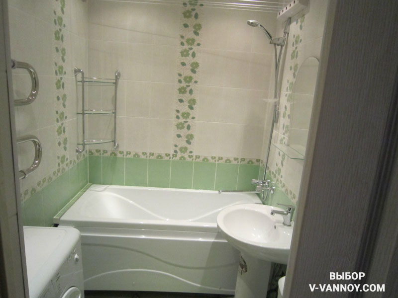 Нейтральная гамма в отделке позволит находиться с комфортом даже в небольшом пространстве ванной комнаты.