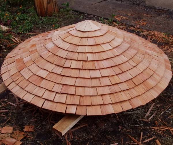 крыша из деревянной черепицы