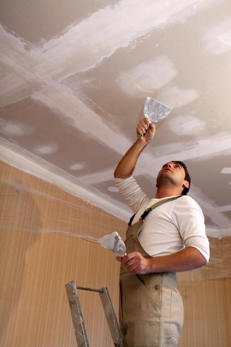 как шпаклевать потолок